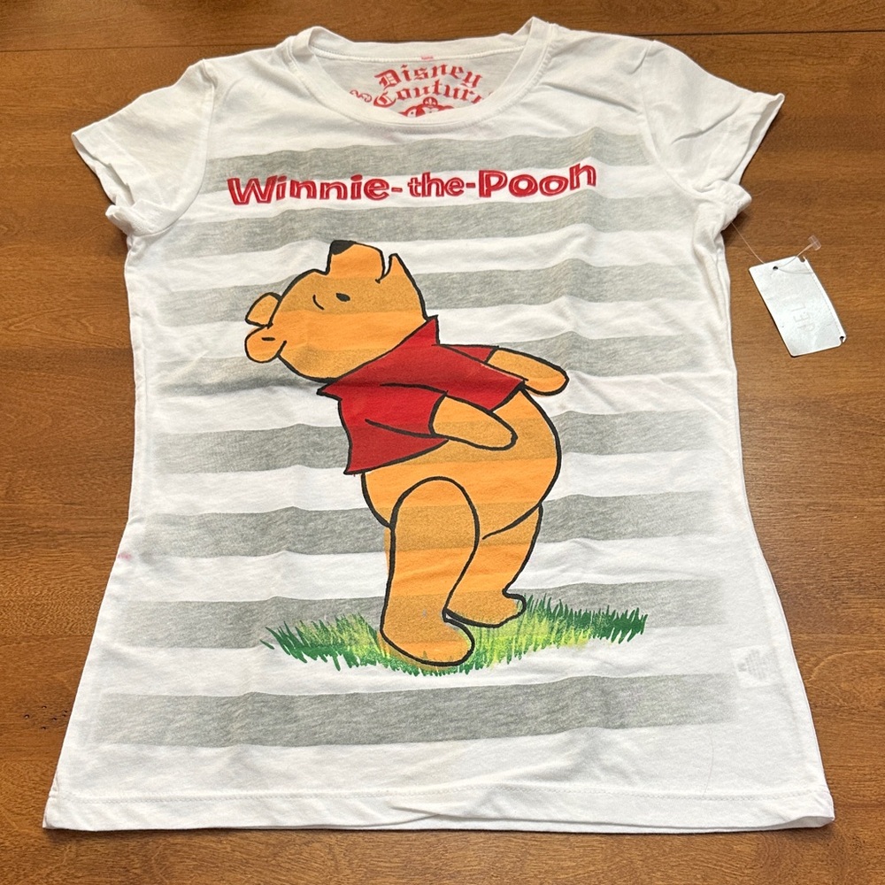 Disney Couture dELiA*s Winnie the Pooh Graphic Tee NWT Size Medium